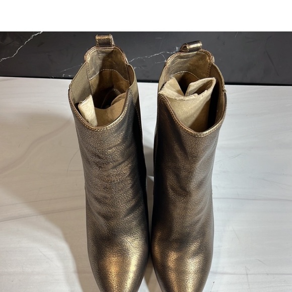 Vince Camuto Pointy Toe Heeled Ankle Booties Gold/Black sz 8.5 - Picture 5 of 6